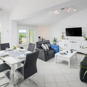  Apartment Relaxing Oasis Near Kroatien