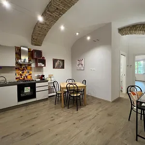 La Casa Dei Papi 71 , Rome Italy